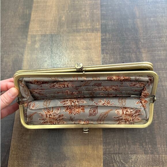 Hobo Lauren Black Emboss Clutch Leather Wallet - Picture 6 of 8